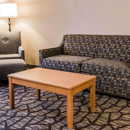 Quality Inn & Suites Warren - Detroit Zewnętrze zdjęcie