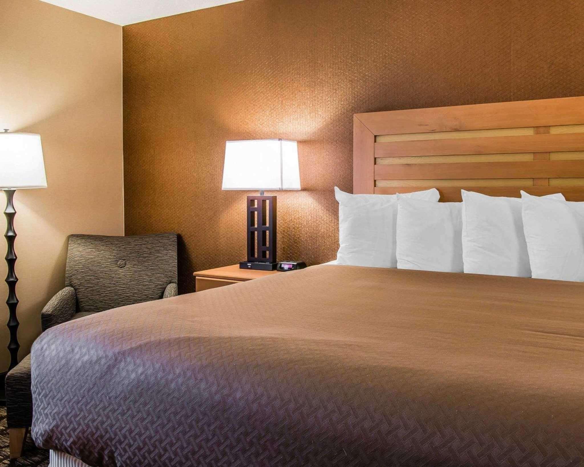 Quality Inn & Suites Warren - Detroit Zewnętrze zdjęcie