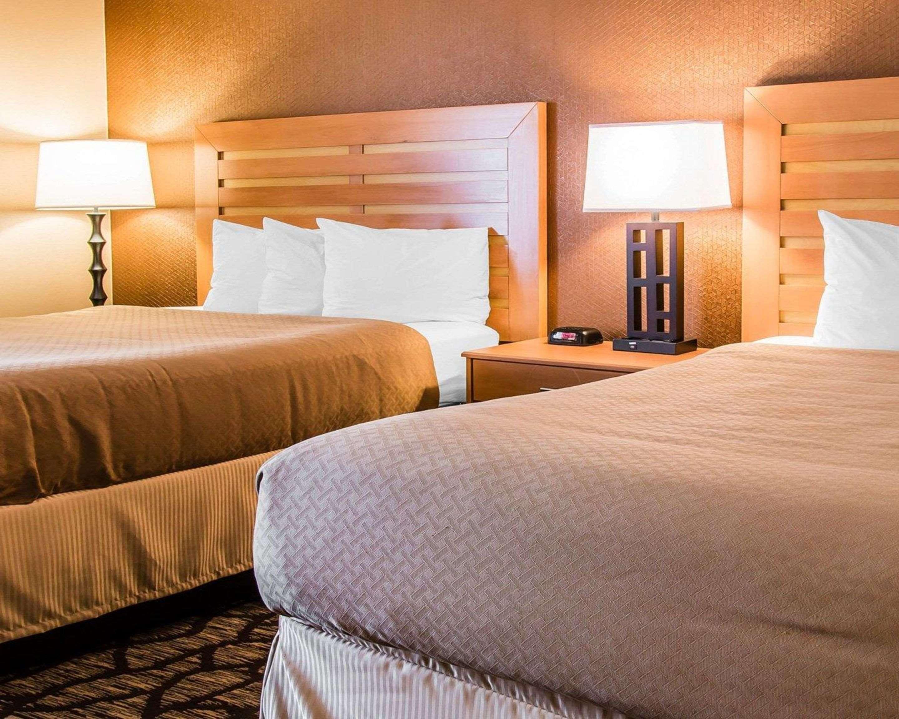 Quality Inn & Suites Warren - Detroit Zewnętrze zdjęcie