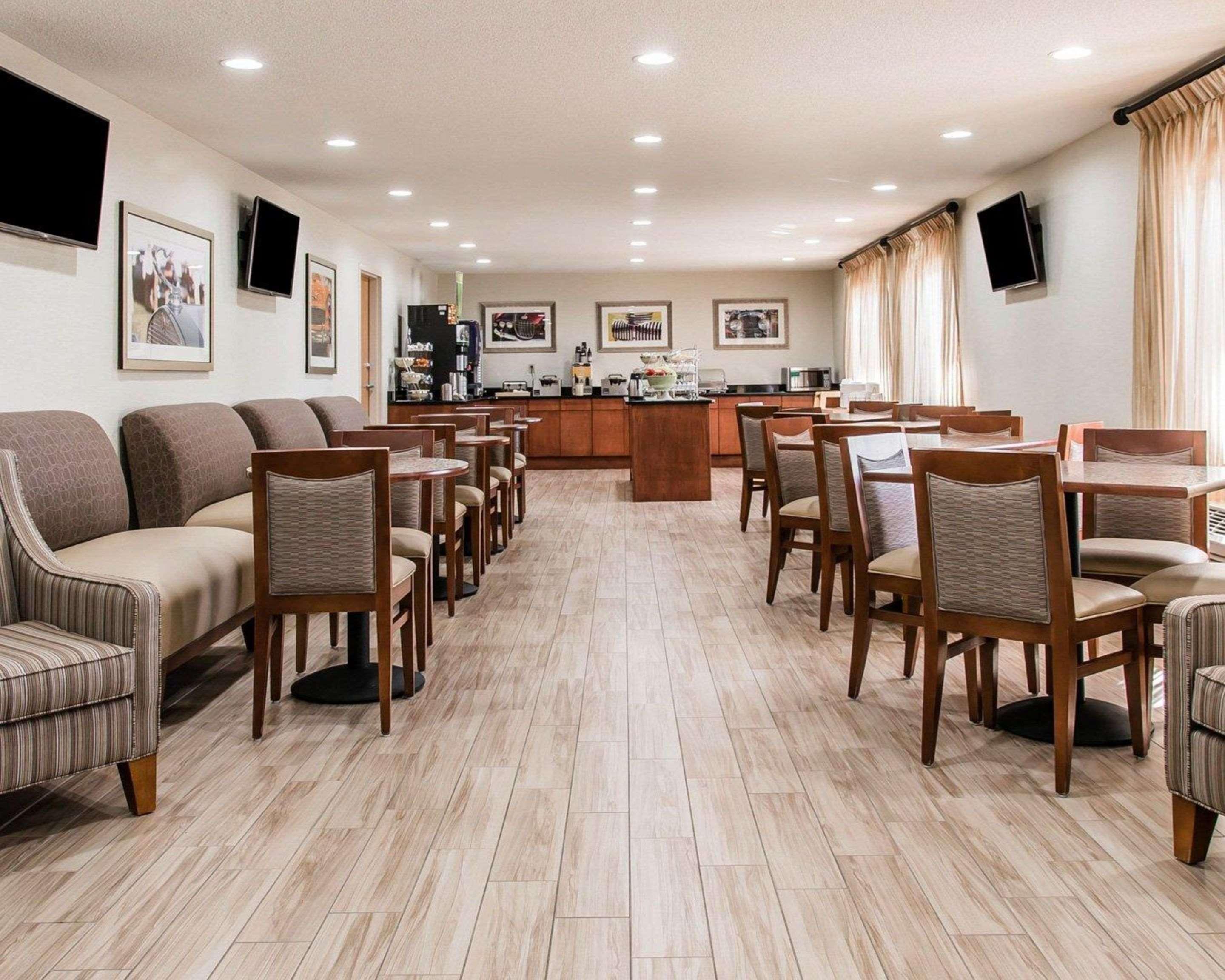 Quality Inn & Suites Warren - Detroit Zewnętrze zdjęcie