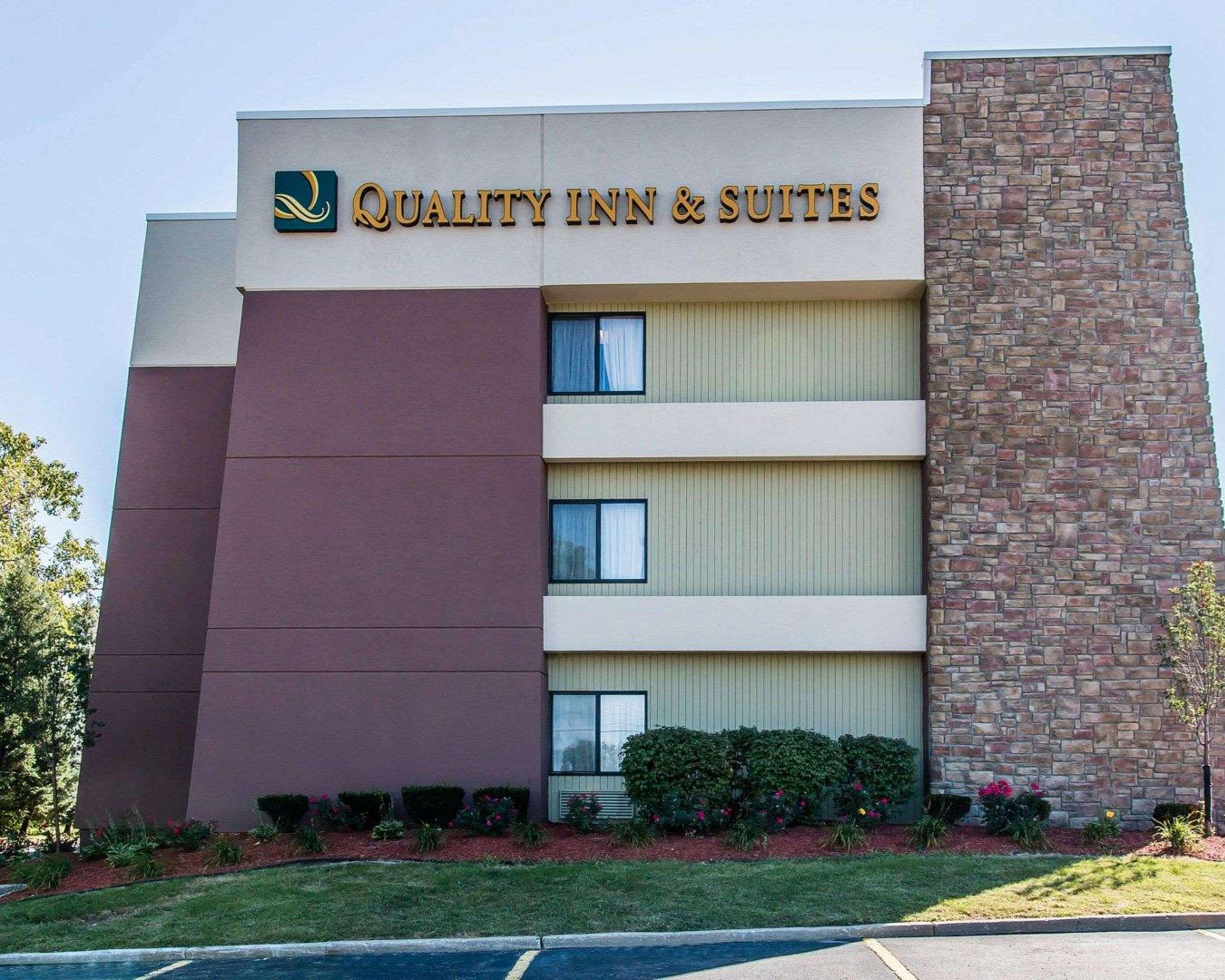 Quality Inn & Suites Warren - Detroit Zewnętrze zdjęcie