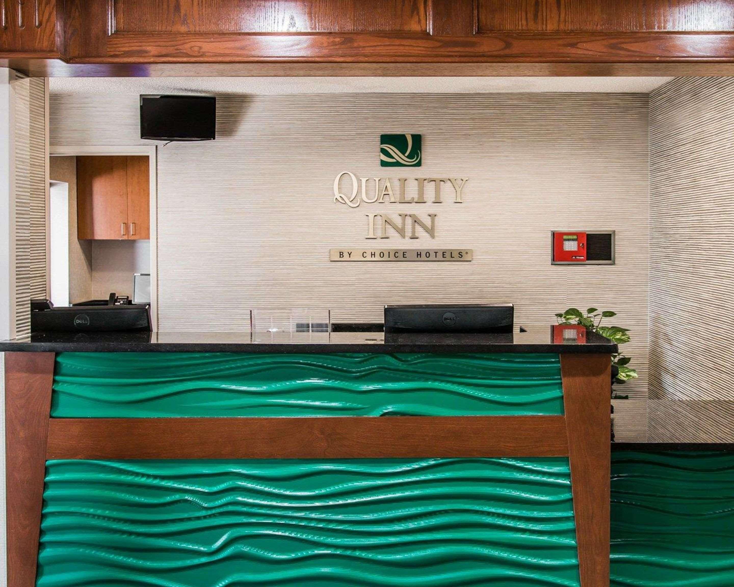Quality Inn & Suites Warren - Detroit Zewnętrze zdjęcie