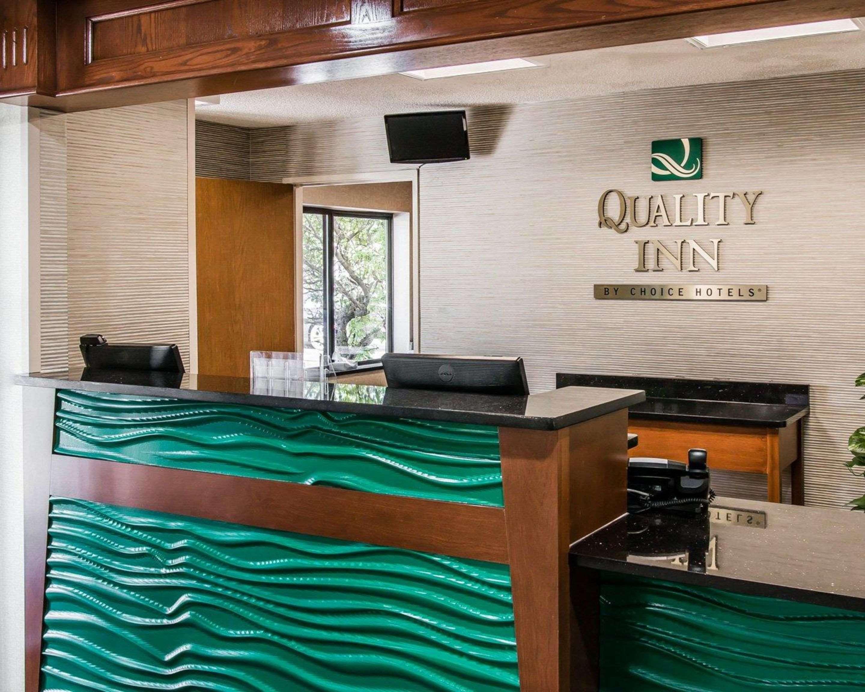Quality Inn & Suites Warren - Detroit Zewnętrze zdjęcie