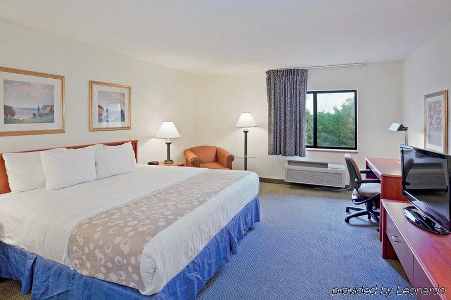 Quality Inn & Suites Warren - Detroit Zewnętrze zdjęcie