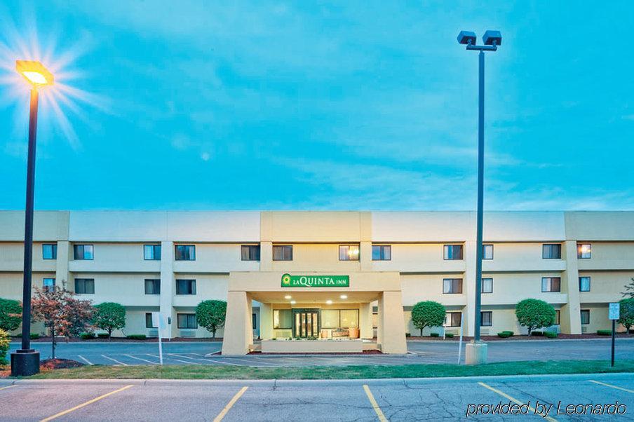 Quality Inn & Suites Warren - Detroit Zewnętrze zdjęcie