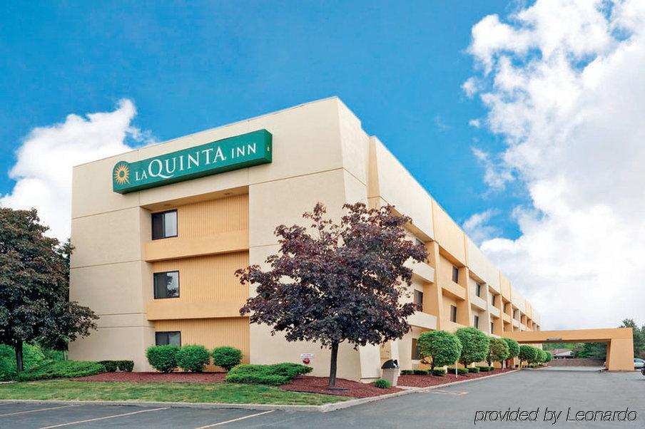 Quality Inn & Suites Warren - Detroit Zewnętrze zdjęcie