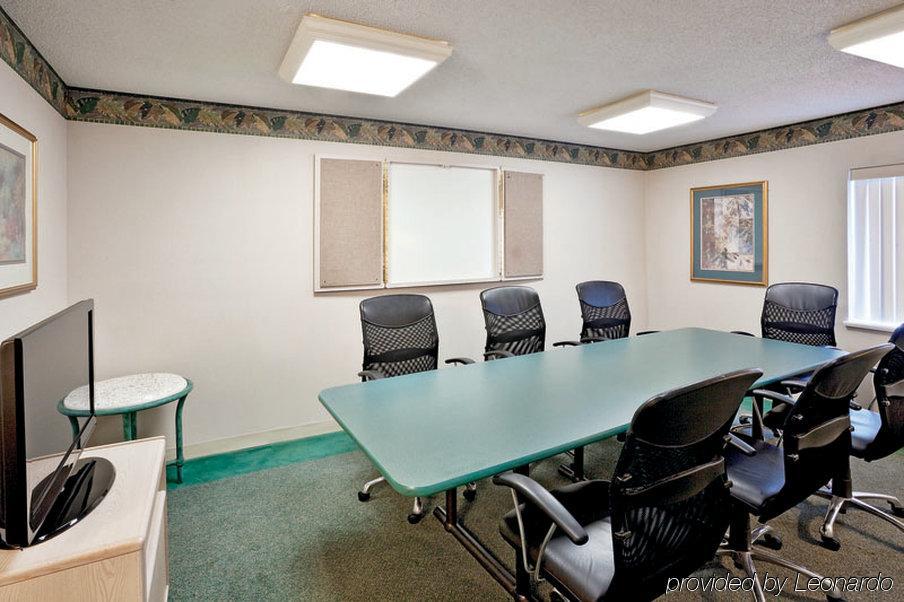 Quality Inn & Suites Warren - Detroit Zewnętrze zdjęcie