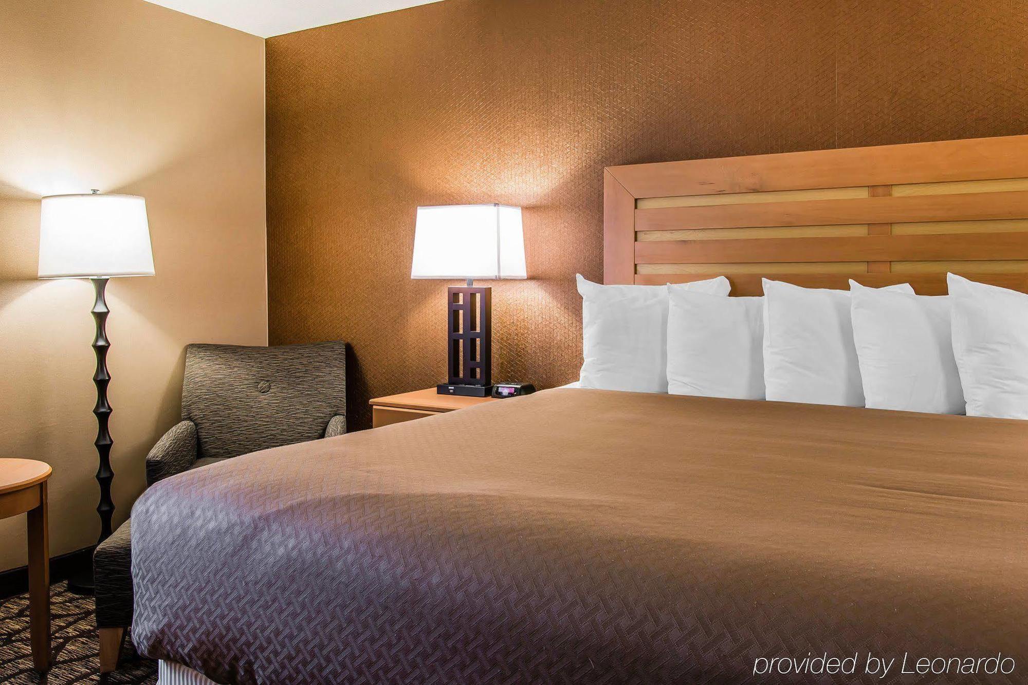 Quality Inn & Suites Warren - Detroit Zewnętrze zdjęcie