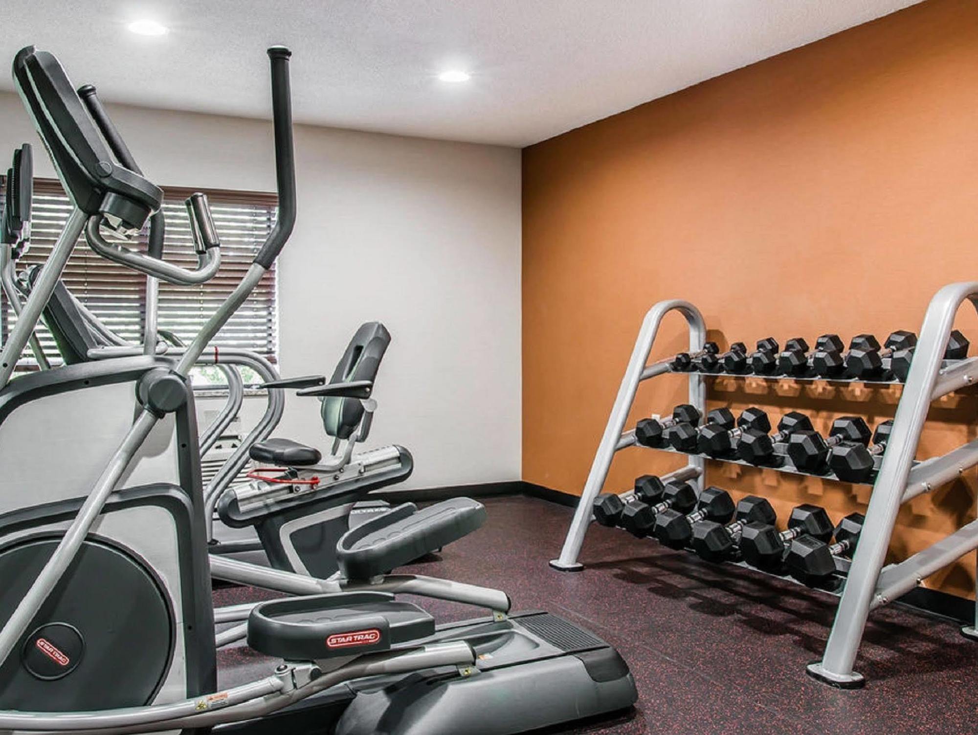 Quality Inn & Suites Warren - Detroit Zewnętrze zdjęcie