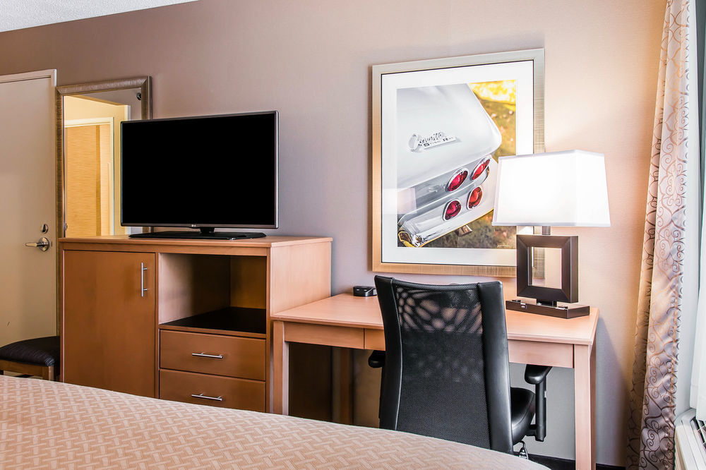 Quality Inn & Suites Warren - Detroit Zewnętrze zdjęcie
